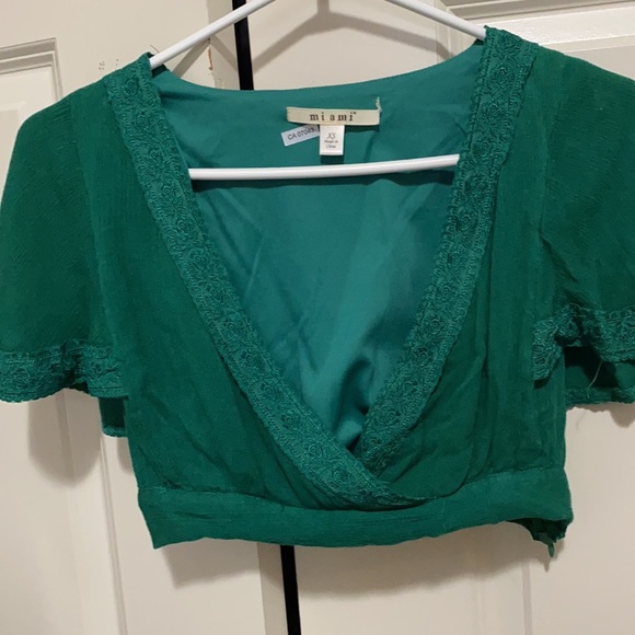 Xs green crop top - Picture 3 of 3